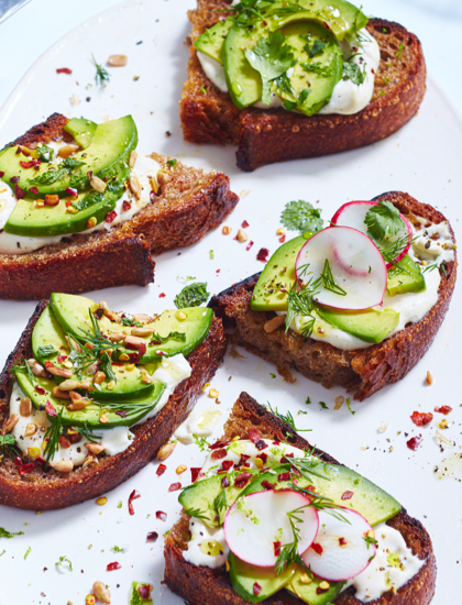 02-complimentswebsite-summer-article-10tips-dips-image2-avocado-d avocado-mobile