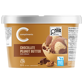 Glace au chocolat et au beurre de cacahuète dans un pot brun